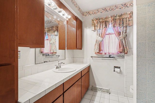 1587 N Knight Road, Essexville, MI 48732