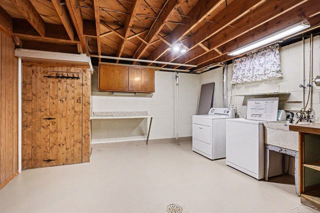 1587 N Knight Road, Essexville, MI 48732