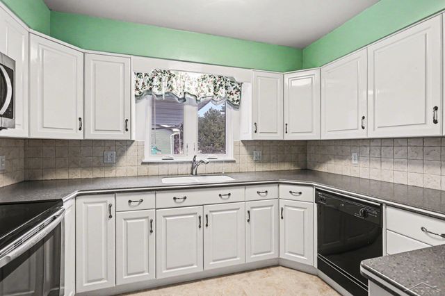 1587 N Knight Road, Essexville, MI 48732