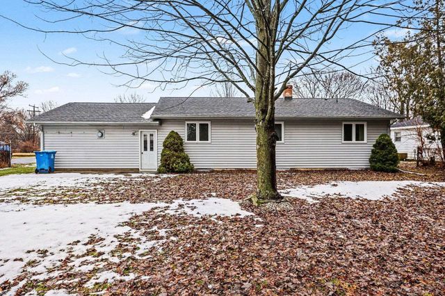 1587 N Knight Road, Essexville, MI 48732