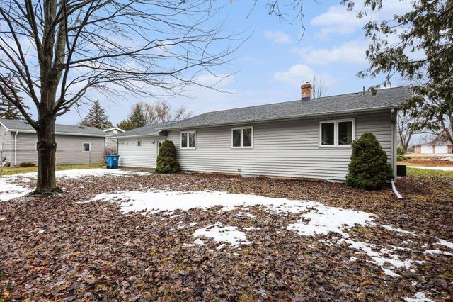 1587 N Knight Road, Essexville, MI 48732