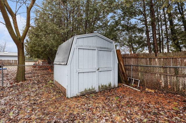 1587 N Knight Road, Essexville, MI 48732