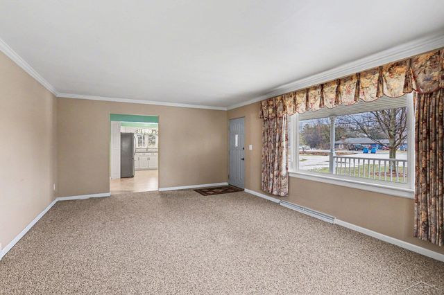 1587 N Knight Road, Essexville, MI 48732