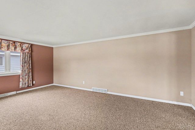 1587 N Knight Road, Essexville, MI 48732