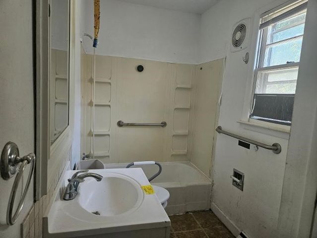 3215 SW 7th Street, Des Moines, IA 50315