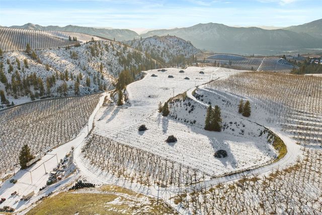 762 Boyd Loop Road, Manson, WA 98831