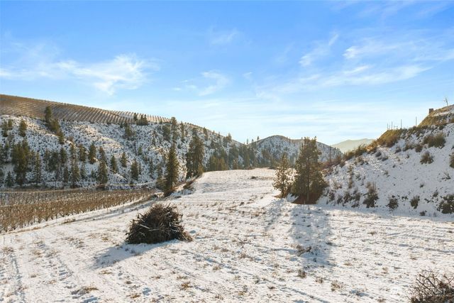 762 Boyd Loop Road, Manson, WA 98831