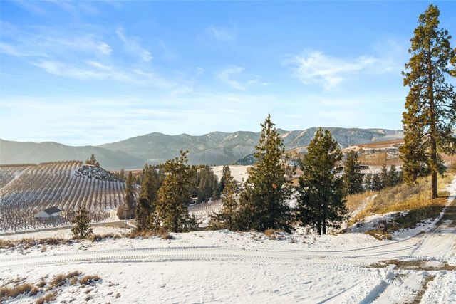 762 Boyd Loop Road, Manson, WA 98831