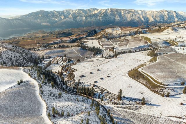 762 Boyd Loop Road, Manson, WA 98831