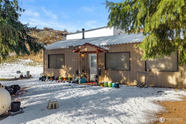 762 Boyd Loop Road, Manson, WA 98831