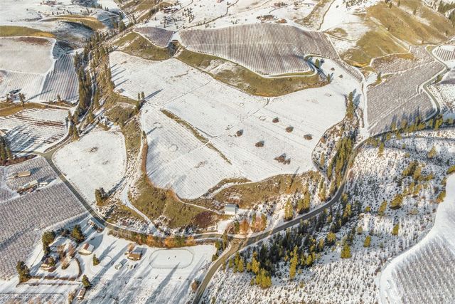 762 Boyd Loop Road, Manson, WA 98831