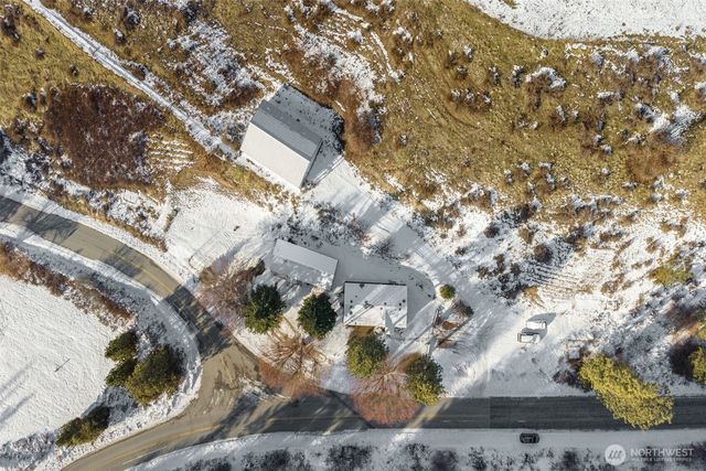 762 Boyd Loop Road, Manson, WA 98831