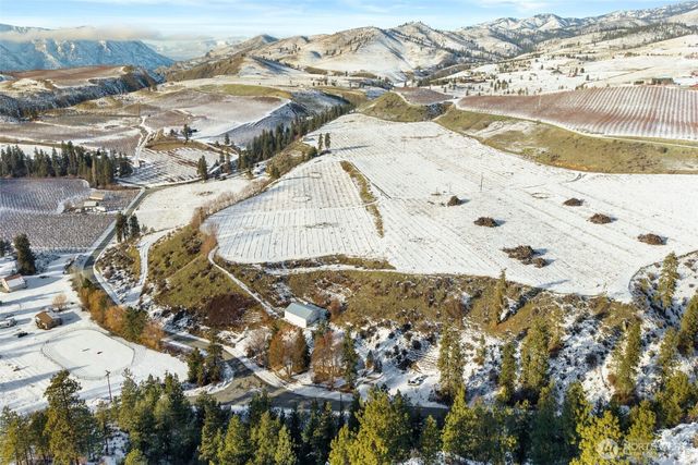 762 Boyd Loop Road, Manson, WA 98831