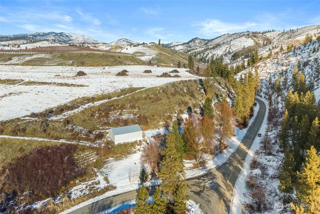 762 Boyd Loop Road, Manson, WA 98831