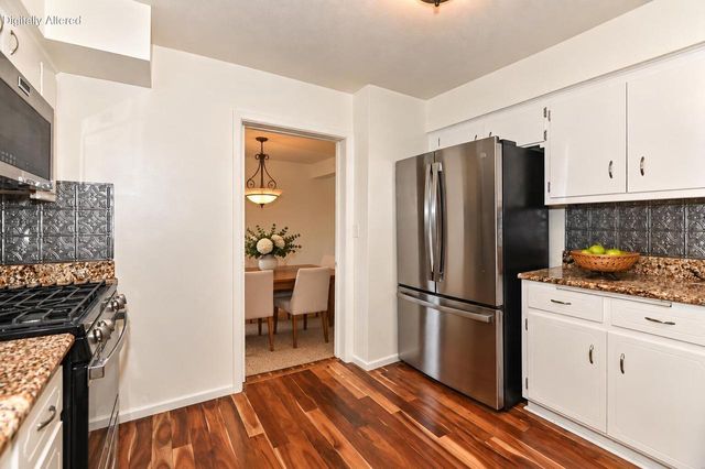 4930 Saxony LANE, Greendale, WI 53129