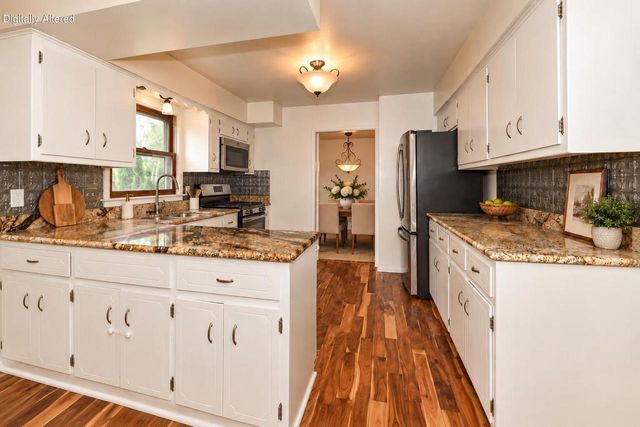 4930 Saxony LANE, Greendale, WI 53129