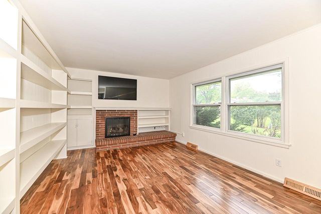 4930 Saxony LANE, Greendale, WI 53129