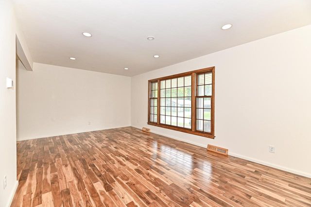 4930 Saxony LANE, Greendale, WI 53129