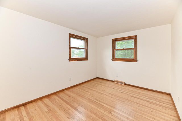 4930 Saxony LANE, Greendale, WI 53129
