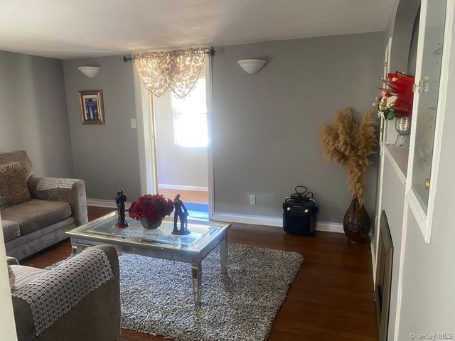 8 Morris Place, Yonkers, NY 10705