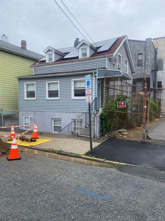 8 Morris Place, Yonkers, NY 10705
