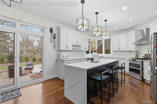 54126 Scarboro Way, Shelby Charter Township, MI 48316