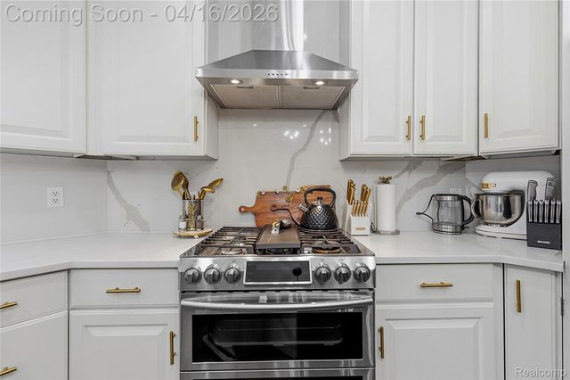 54126 Scarboro Way, Shelby Charter Township, MI 48316