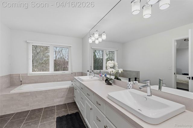 54126 Scarboro Way, Shelby Charter Township, MI 48316