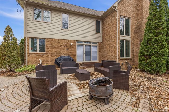54126 Scarboro Way, Shelby Charter Township, MI 48316