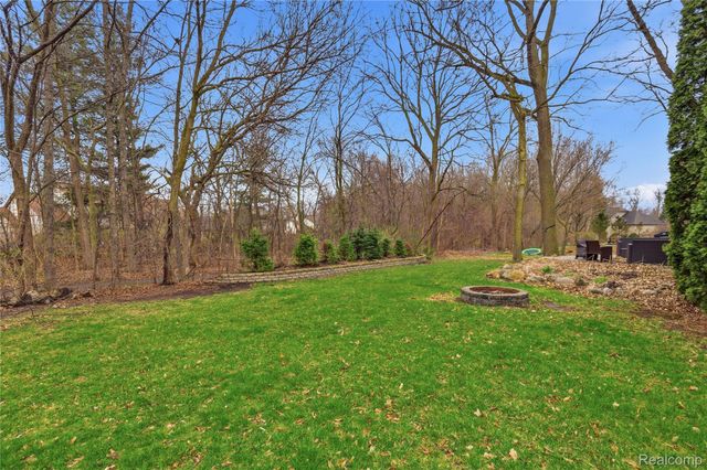54126 Scarboro Way, Shelby Charter Township, MI 48316
