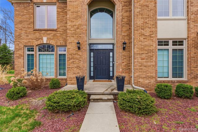 54126 Scarboro Way, Shelby Charter Township, MI 48316