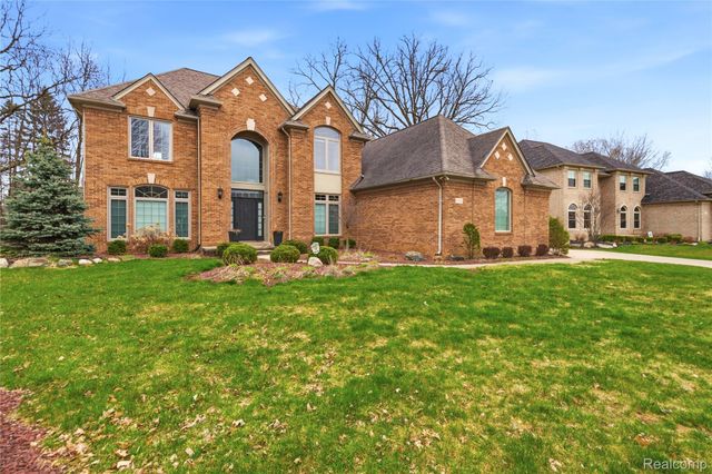 54126 Scarboro Way, Shelby Charter Township, MI 48316