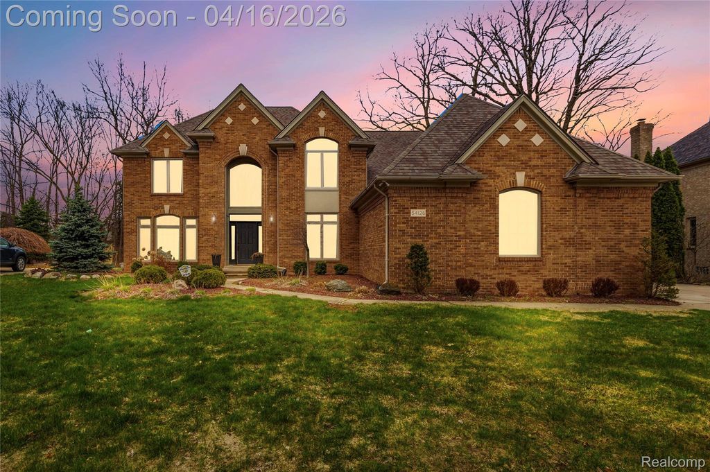 54126 Scarboro Way, Shelby Charter Township, MI 48316