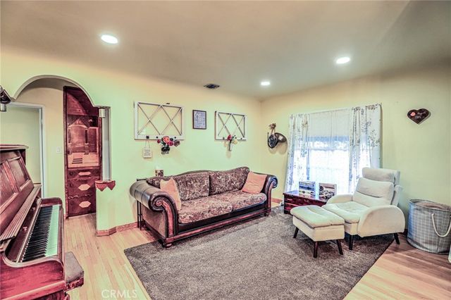 743 E Washington, Orange, CA 92866