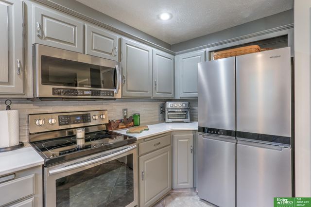 7424 Girard Street, Omaha, NE 68122