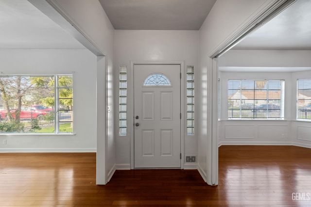 215 Jefferson Street, Bakersfield, CA 93305