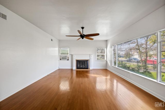 215 Jefferson Street, Bakersfield, CA 93305