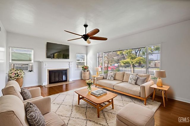 215 Jefferson Street, Bakersfield, CA 93305