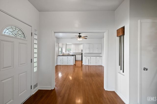 215 Jefferson Street, Bakersfield, CA 93305