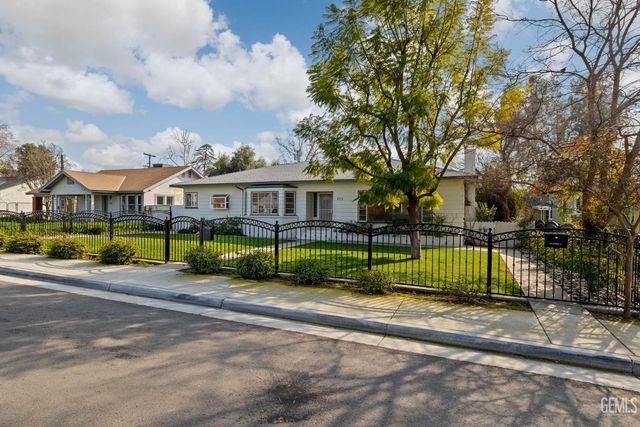 215 Jefferson Street, Bakersfield, CA 93305