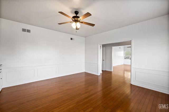 215 Jefferson Street, Bakersfield, CA 93305