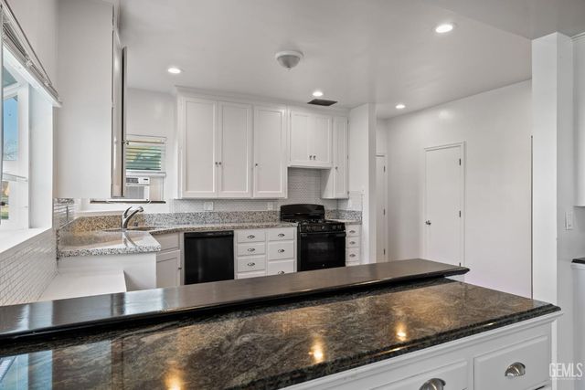 215 Jefferson Street, Bakersfield, CA 93305