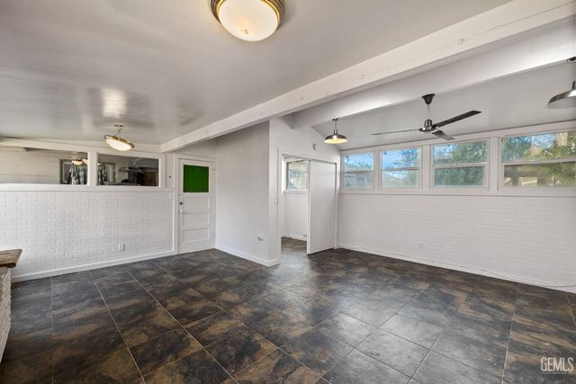 215 Jefferson Street, Bakersfield, CA 93305