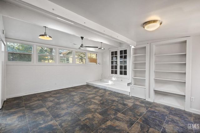 215 Jefferson Street, Bakersfield, CA 93305