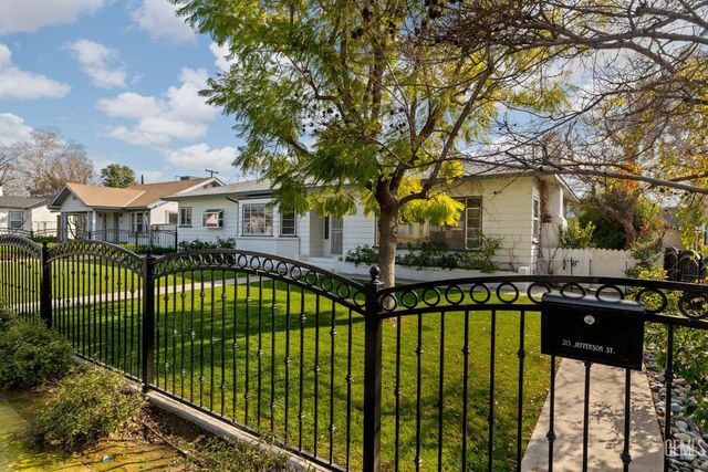 215 Jefferson Street, Bakersfield, CA 93305