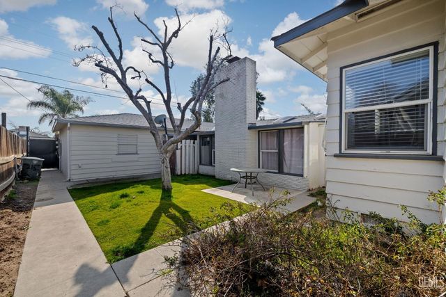 215 Jefferson Street, Bakersfield, CA 93305