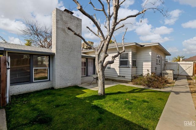 215 Jefferson Street, Bakersfield, CA 93305