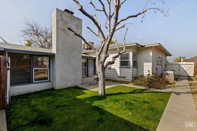 215 Jefferson Street, Bakersfield, CA 93305