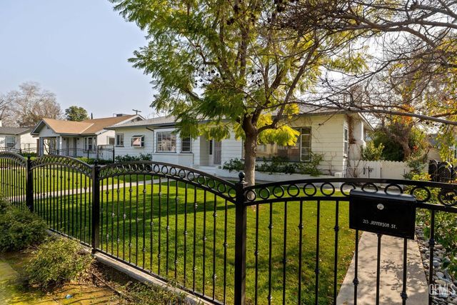 215 Jefferson Street, Bakersfield, CA 93305