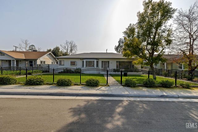 215 Jefferson Street, Bakersfield, CA 93305